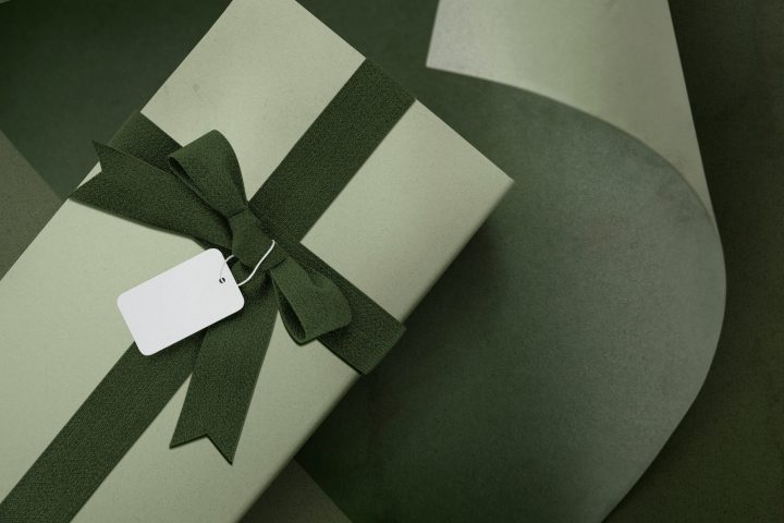 Birthday present box in green